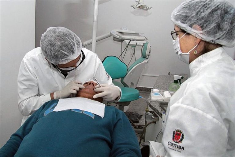 Racismo na saúde: um terço dos negros nunca foi ao dentista ou foi há mais de três anos