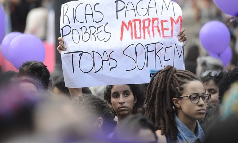 'A mulher que aborta é a brasileira comum', afirma médica referência em justiça reprodutiva