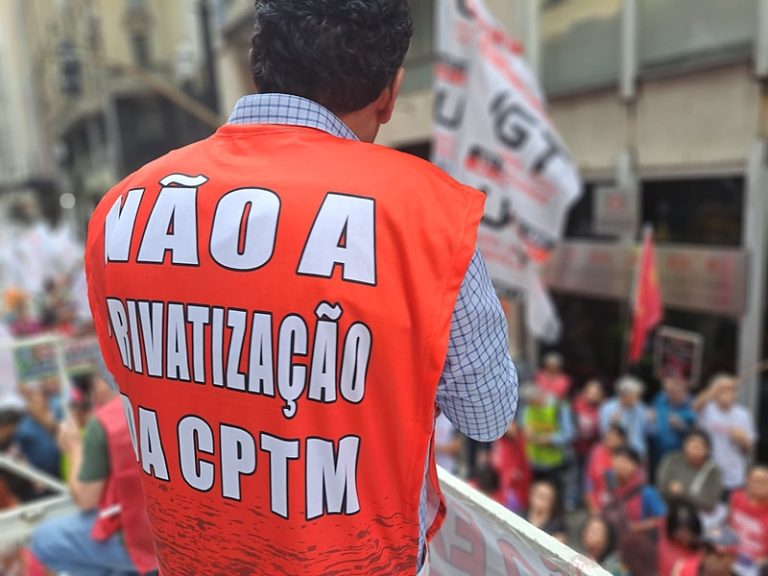 'Para fazer pressão': trabalhadores da Sabesp, do Metrô e da CPTM protestam no centro de SP