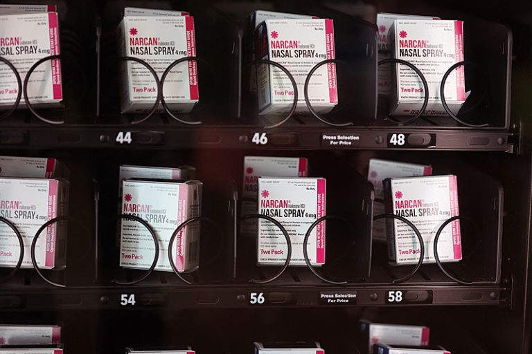 Crise dos opioides nos EUA: entre a guerra às drogas e a redução de danos