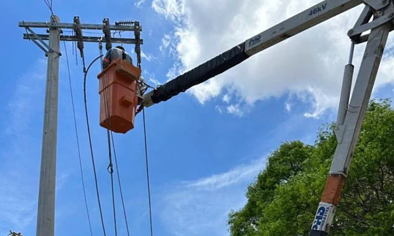Parte da população ficou sem eletricidade por seis dias.