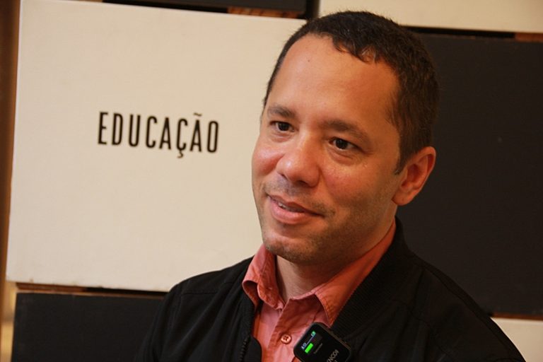 ‘A ficção nos coloca no lugar do outro e ajuda a compreender a sua dor’, diz Itamar Vieira Jr