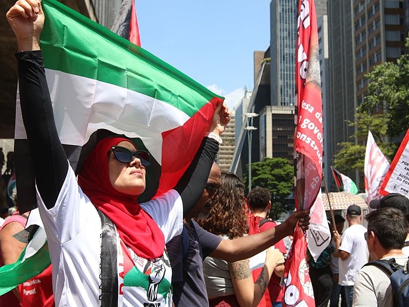 Ato em solidariedade ao povo palestino e pelo cessar-fogo de Israel em Gaza neste domingo (12), na Avenida Paulista