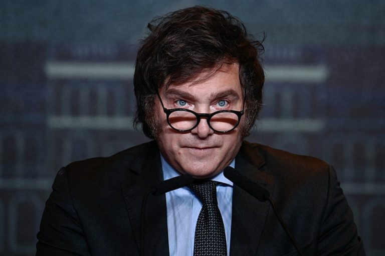 'Fomos discriminados por combater a discriminação', diz funcionária de órgão fechado por Milei