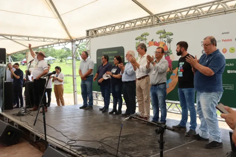 'A Embrapa voltou', saúdam pesquisadores, organizações e militantes da agroecologia em Pelotas