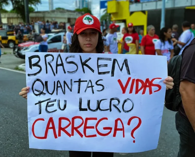 'Nossa vida está um lixo': famílias criticam acordo firmado pela Braskem em Maceió 