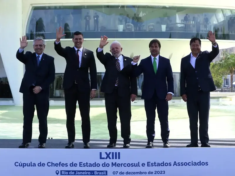 Durante discurso na Cúpula do Mercosul, Lula propôs a criação de um grupo de trabalho sobre regulação e impactos sociais e econômicos da Inteligência Artificial