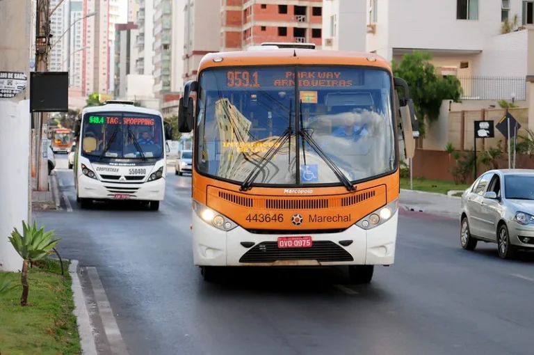 Frente Parlamentar em Defesa da Tarifa Zero é instalada na Câmara de Vereadores de Porto Alegre