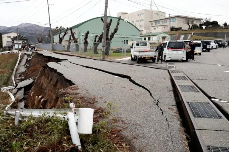 Japão emite alerta para tsunami após terremoto de magnitude 7,6