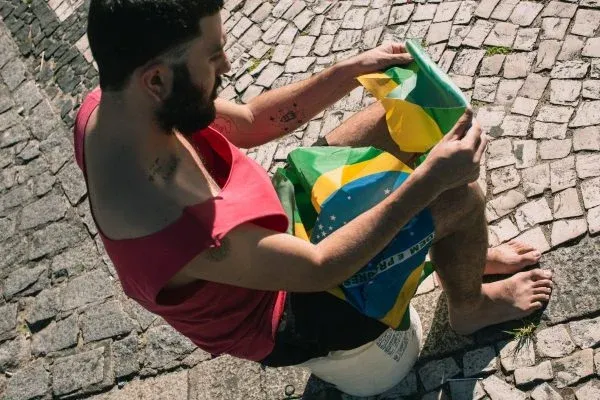 O trabalhador da cultura que habita em mim saúda o trabalhador da cultura que habita em você