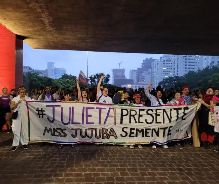 'Julieta presente!': ciclistas homenageiam artista em pedaladas no Brasil e no exterior