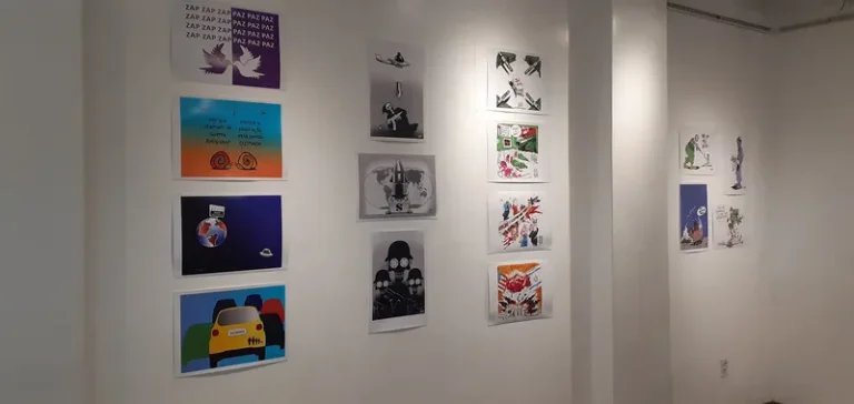 A exposição de cartuns e charges Sinta-se em Gaza denuncia genocídio na Palestina