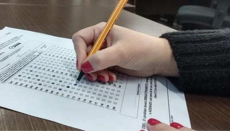 'Notas mil' na redação do Enem mostram a desigualdade na educação brasileira