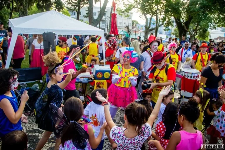 'Garibaldis e Sacis' terá pré-carnaval infantil em Curitiba neste final de semana