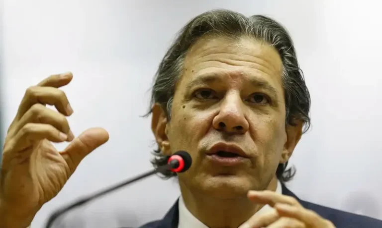 Haddad nega retaliação ao tarifaço de Trump; Lula critica sanções dos EUA ao STF