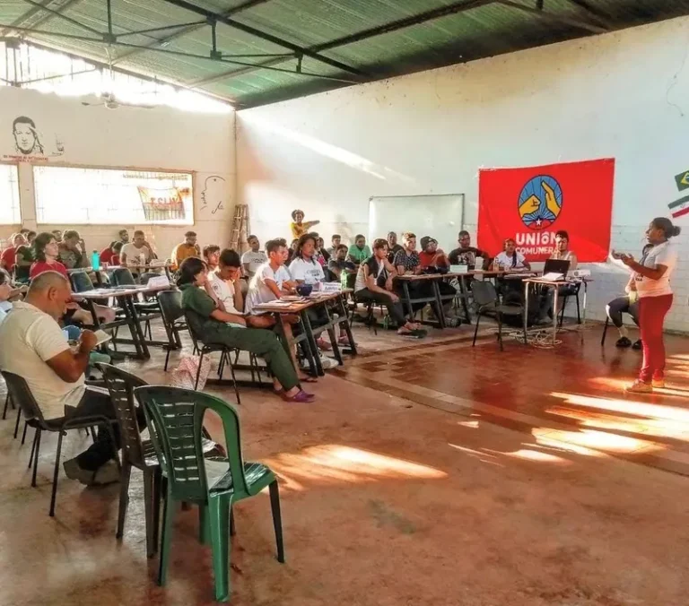 Comunas: entenda como funciona a experiência de autogestão popular na Venezuela