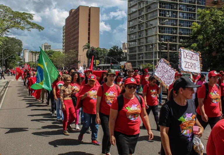 8 de Março: Mulheres do campo e da cidade se unem em Jornada de Lutas no Paraná