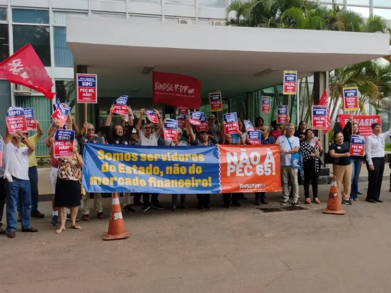 Servidores se mobilizam contra PEC 65, que converte Banco Central em empresa pública