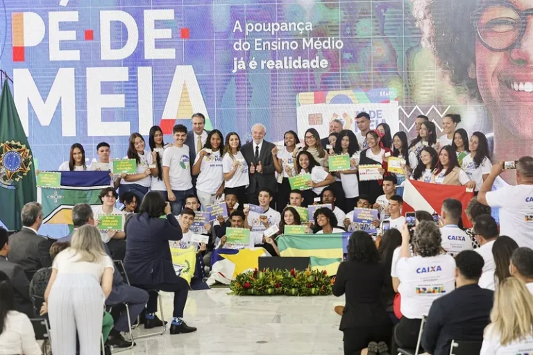 MP do IOF muda programa Pé-de-Meia e deve tirar R$ 4,8 bi da educação em 2026