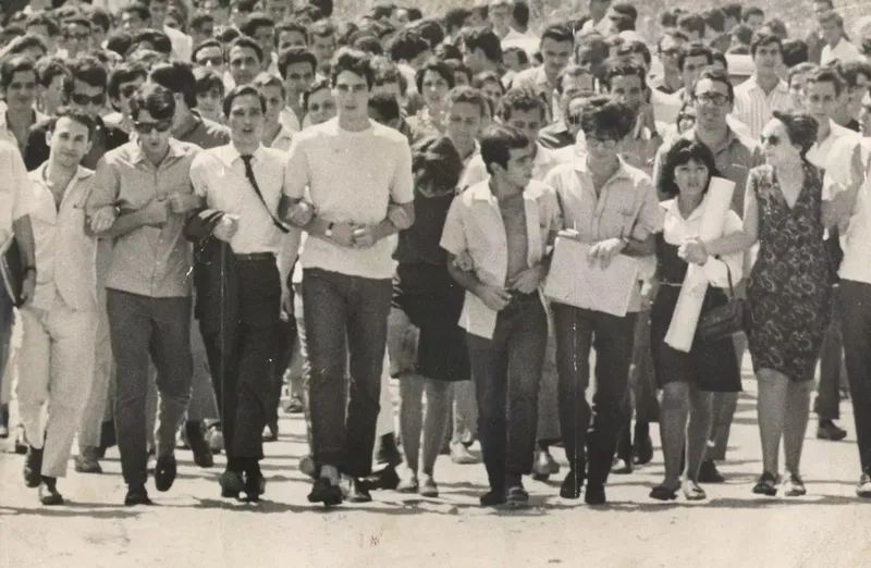 Juventudes em protesto contra a ditadura militar