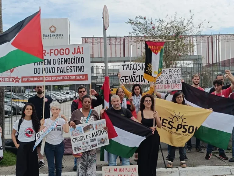 Protesto contra o 'genocídio palestino' marca evento armamentista com participação de Tarcísio
