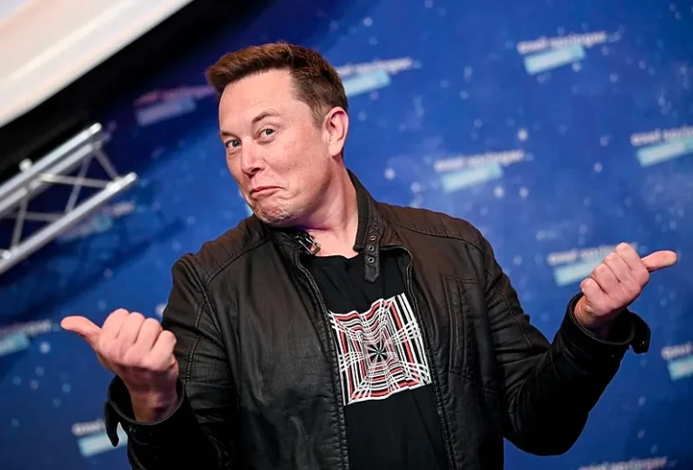 Mais de 3 mil cientistas pedem expulsão de Musk à Royal Society britânica