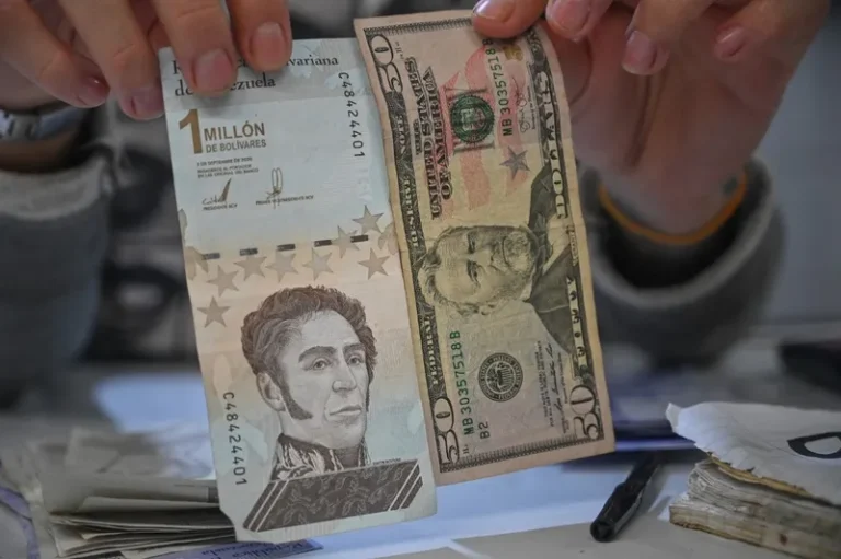 Por que analistas ignoram o impacto do bloqueio econômico na Venezuela? 