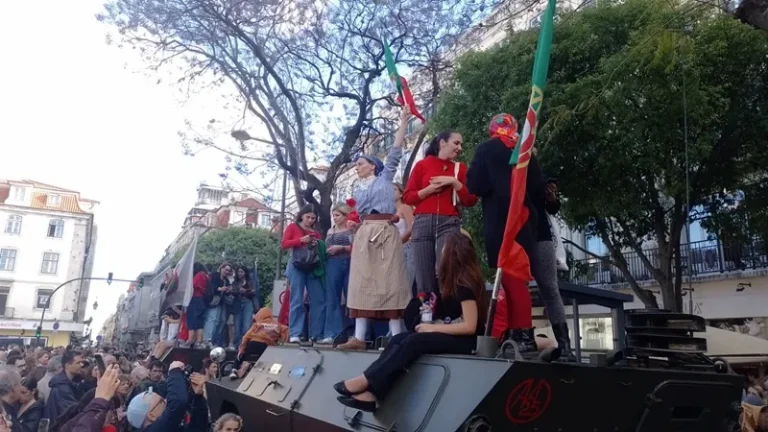 Documentarista brasileiro produz novo filme sobre a Revolução dos Cravos em Portugal