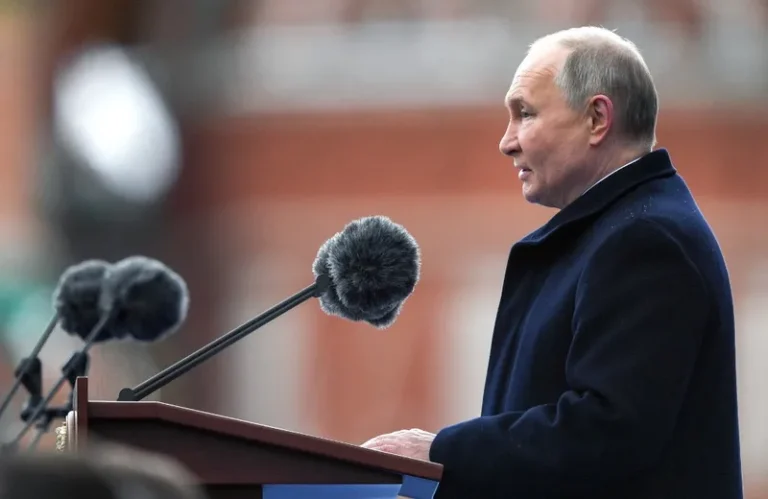 Putin diz que é preciso alcançar 'paz duradoura' na Ucrânia