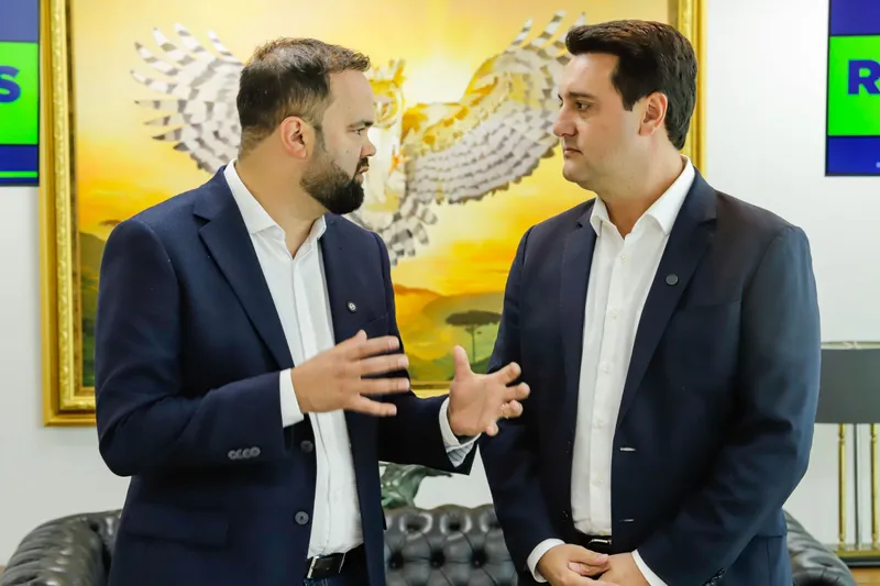 Ratinho Jr e o secretário de Educação Roni Miranda