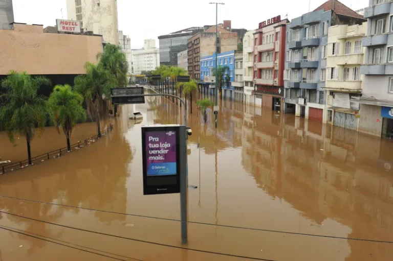 Melhorar e acelerar o passo: chuvas grandes e cidades inundadas