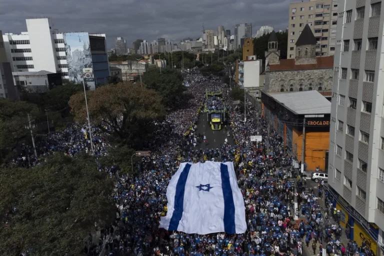 Com discurso de Nunes e carta de Lula, Marcha para Jesus vai às ruas com bandeira de Israel