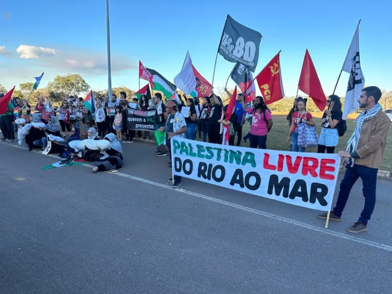 Ato em Brasília neste domingo (15) exige rompimento das relações do Brasil com Israel