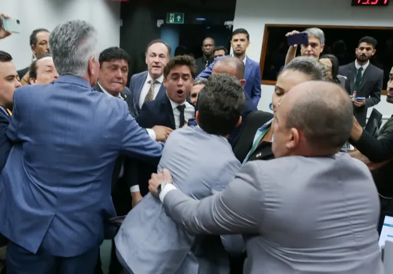 Violência política pré-eleição salta 130% em quatro anos; estudo mostra chance de nova escalada