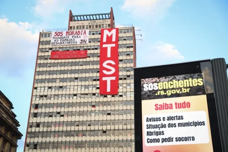 MTST ocupa prédio público em Porto Alegre em defesa de famílias desabrigadas pela enchente