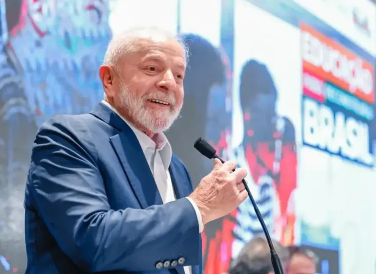 Em 3 meses Lula anuncia obras para gerar 11 mil vagas em cursos técnicos e superiores em PE
