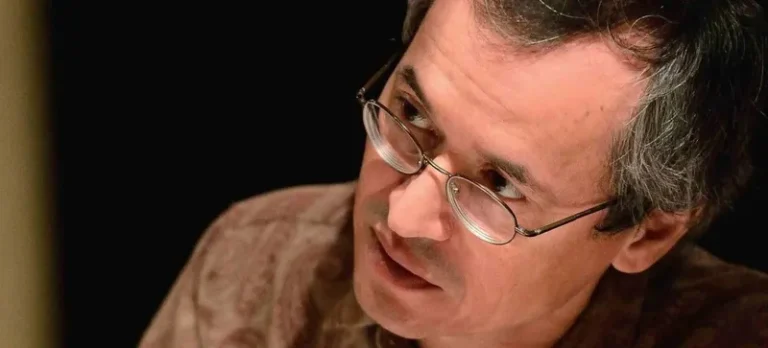 Há um genocídio em Gaza e sou arrastado para ele, diz jornalista e quadrinista Joe Sacco