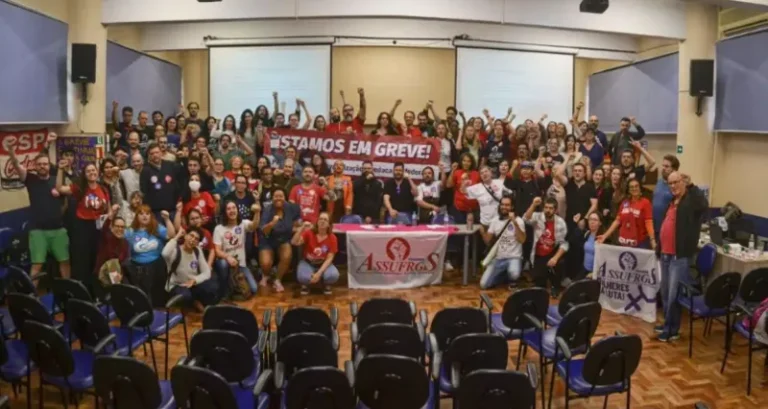 Servidores técnicos de instituições federais de educação do RS mantêm greve