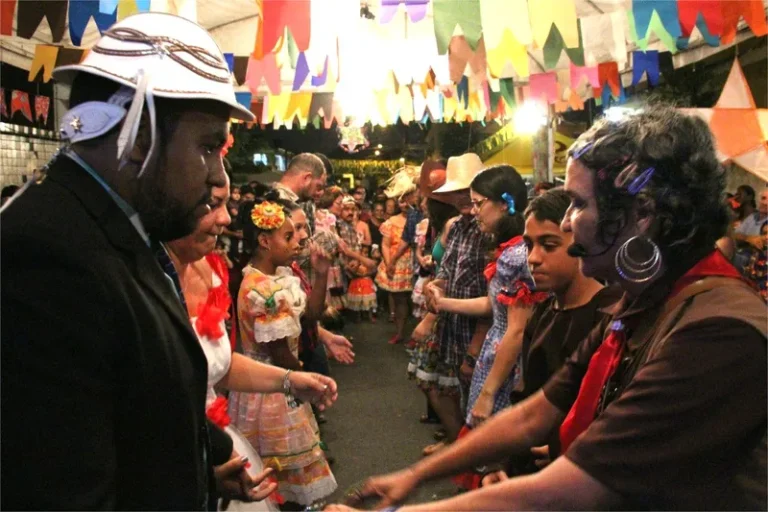 Arraial popular comemora 40 anos com festa de rua na zona norte do Recife
