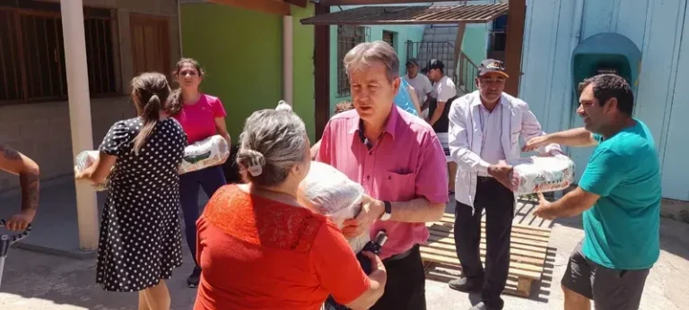 'A solidariedade é um dever cristão', diz Padre Parron ao receber título de Cidadão Honorário 