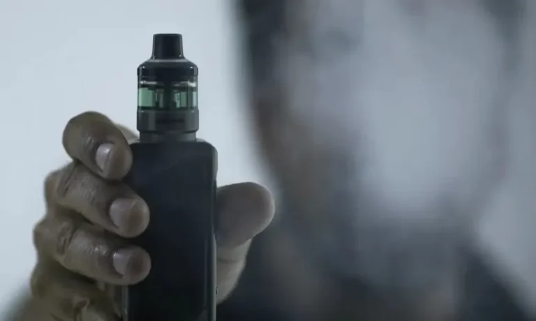 Rádio | Anfetamina é encontrada em cigarros eletrônicos