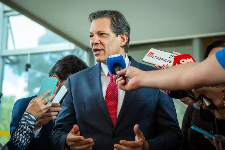 'Não há justificativa para cortes maiores', diz economista após congelamento de R$ 15 bi
