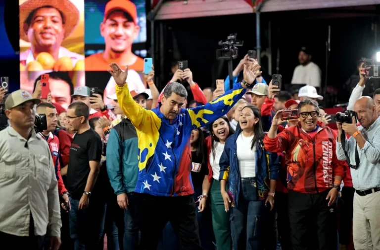 Chavismo at its most dramatic hour