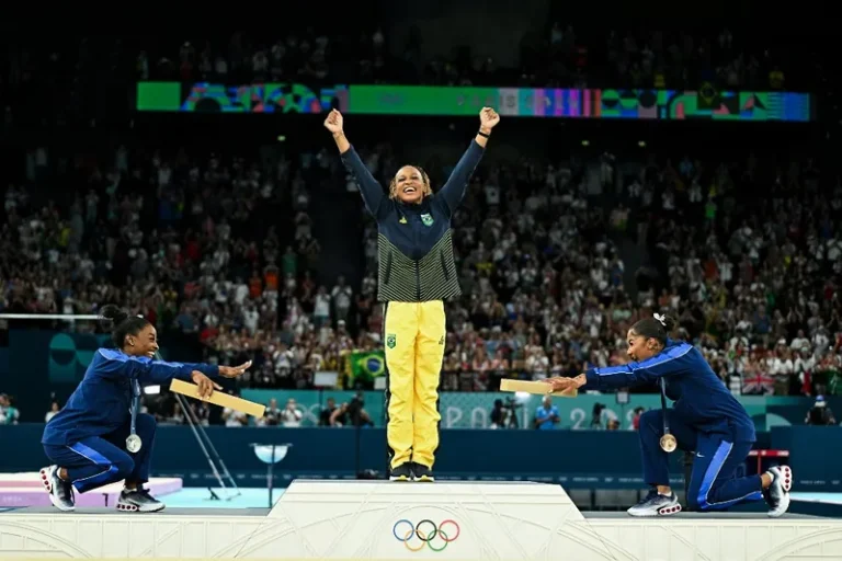 Rebeca Andrade, recordista brasileira, será homenageada com Medalha Tiradentes no Rio