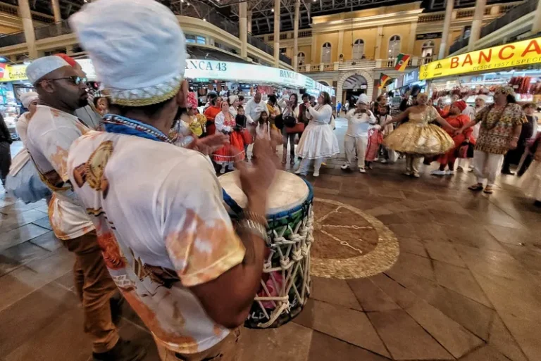 A sabedoria dos tambores afro-brasileiros e as expressões antirracistas e decoloniais