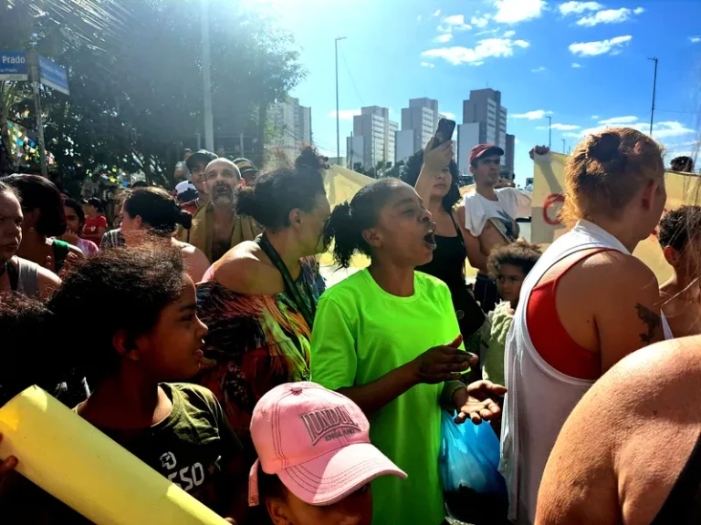 Moradores da Favela do Moinho protestam contra violência de operação policial na Cracolândia