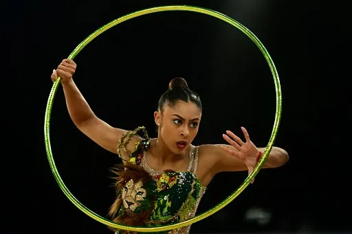 A atleta brasileira Barbara Domingos participou, nesta quinta-feira (8), da competição de ginástica rítmica individual nas Olimpíadas de Paris