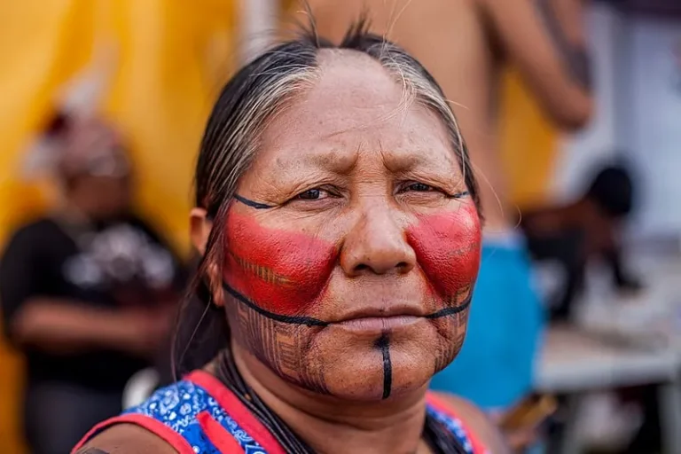 Morre Tuíre Kayapó, ícone da resistência indígena contra a construção de Belo Monte
