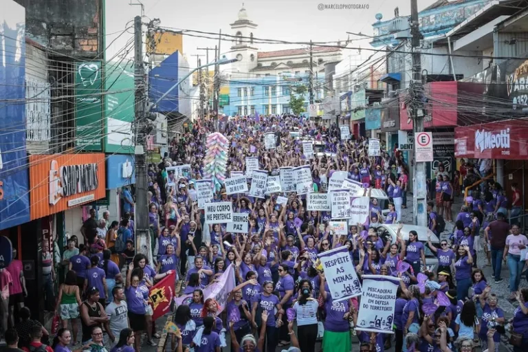 Centro das Mulheres do Cabo recebe homenagem da Unicap por seus 40 anos de luta feminista