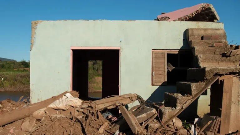 Após um ano da primeira enchente, moradores do Vale do Taquari ainda aguardam por moradia fixa